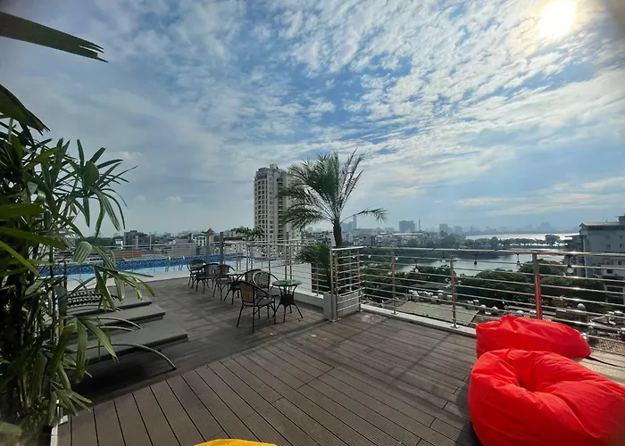 Luxe Paradise Premium Hotel Pham Hong Thai