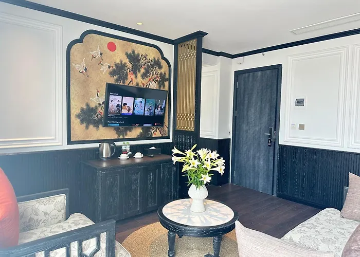 Luxe Paradise Premium Hotel Pham Hong Thai