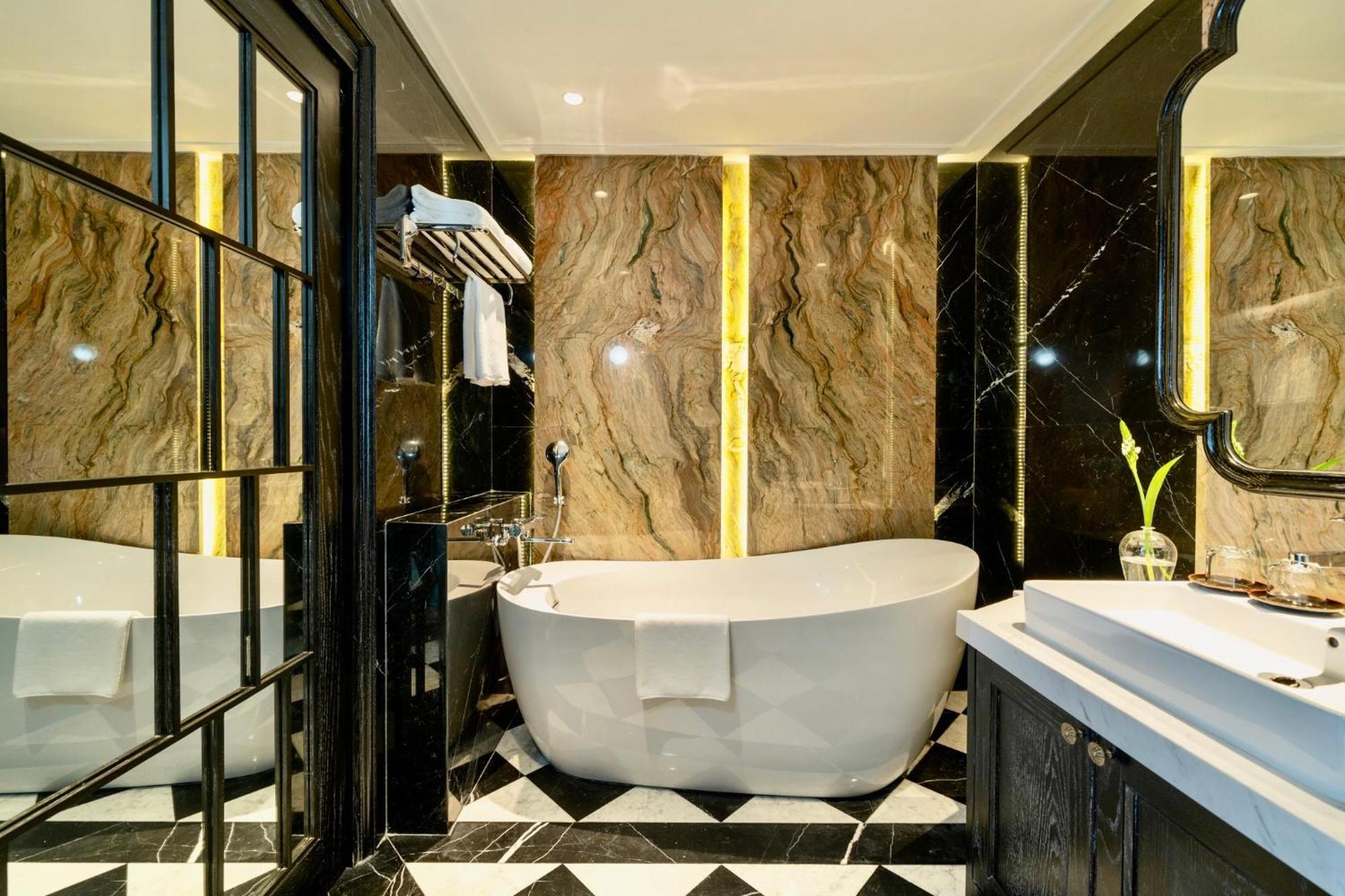 Luxe Paradise Premium Pham Hong Thai 4* Hanoï
